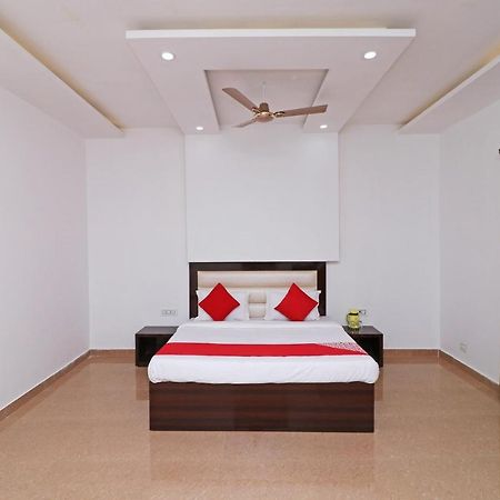 Oyo 29755 Hotel Jammu Airlines ภายนอก รูปภาพ