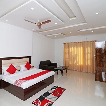 Oyo 29755 Hotel Jammu Airlines ภายนอก รูปภาพ