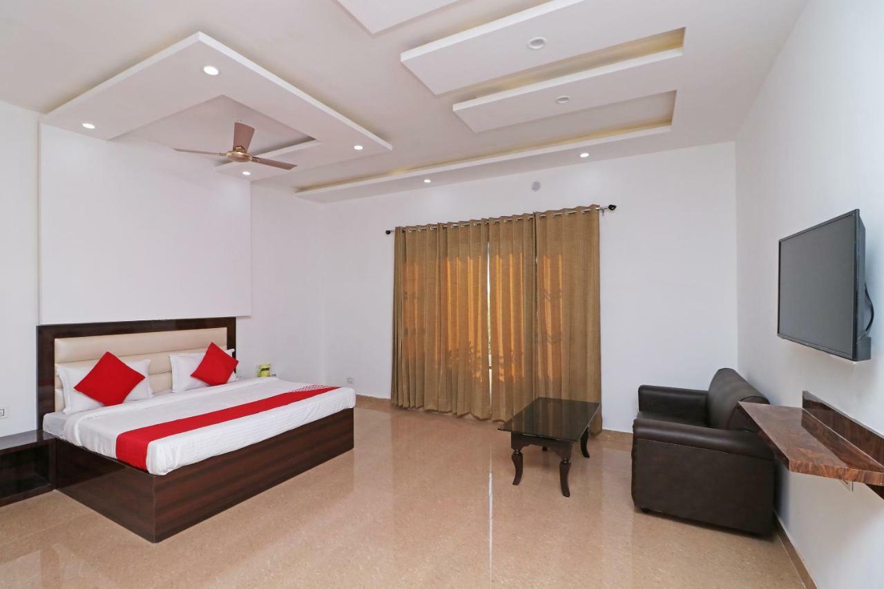 Oyo 29755 Hotel Jammu Airlines ภายนอก รูปภาพ
