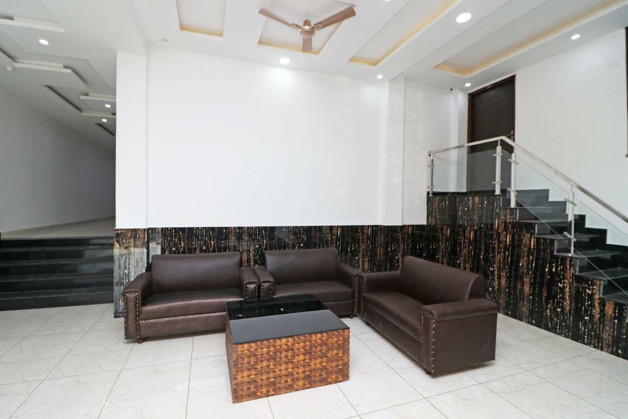 Oyo 29755 Hotel Jammu Airlines ภายนอก รูปภาพ
