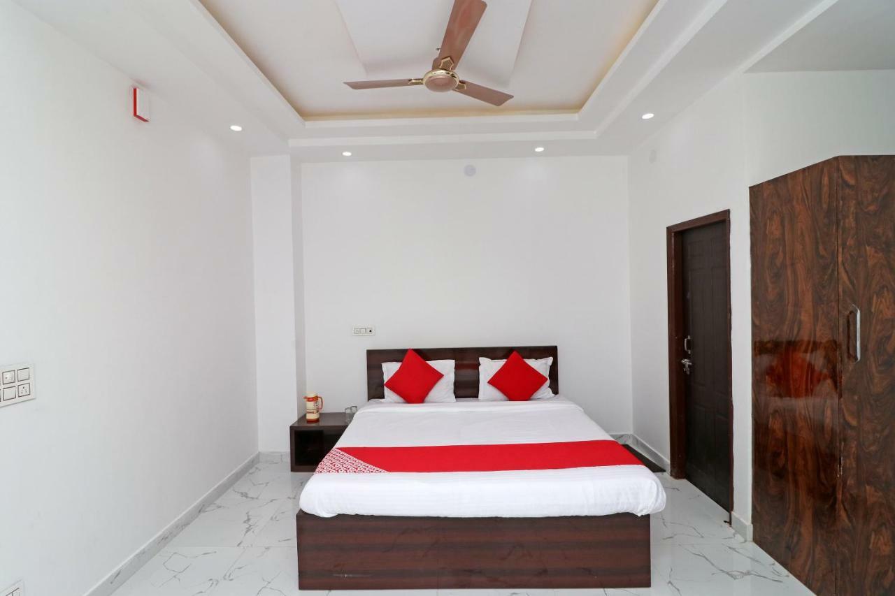 Oyo 29755 Hotel Jammu Airlines ภายนอก รูปภาพ