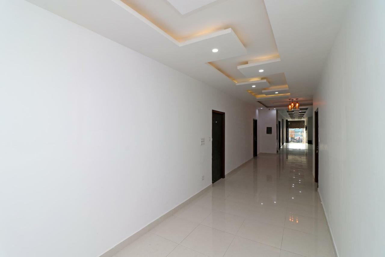 Oyo 29755 Hotel Jammu Airlines ภายนอก รูปภาพ