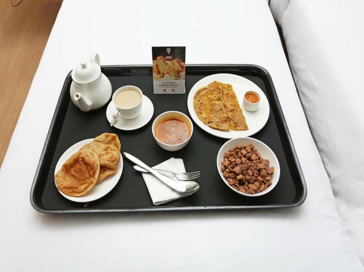 Oyo 29755 Hotel Jammu Airlines ภายนอก รูปภาพ