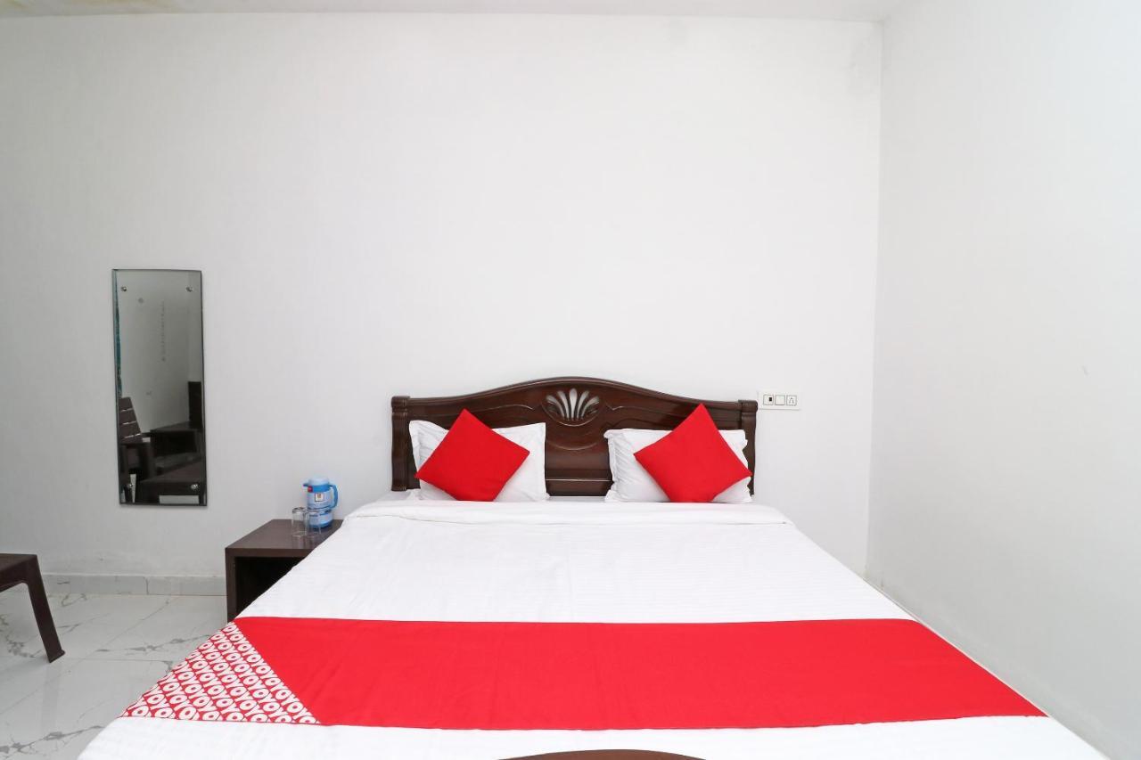 Oyo 29755 Hotel Jammu Airlines ภายนอก รูปภาพ