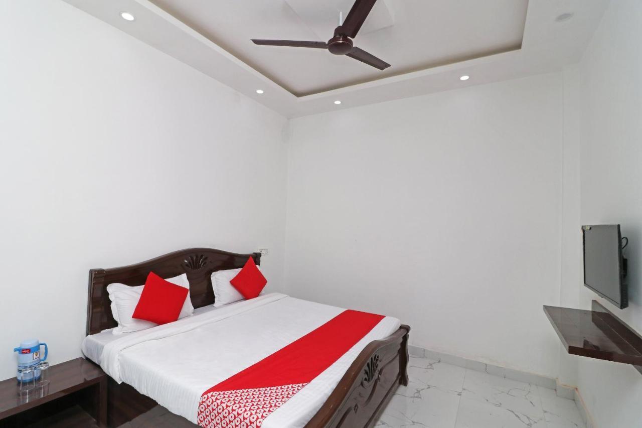 Oyo 29755 Hotel Jammu Airlines ภายนอก รูปภาพ